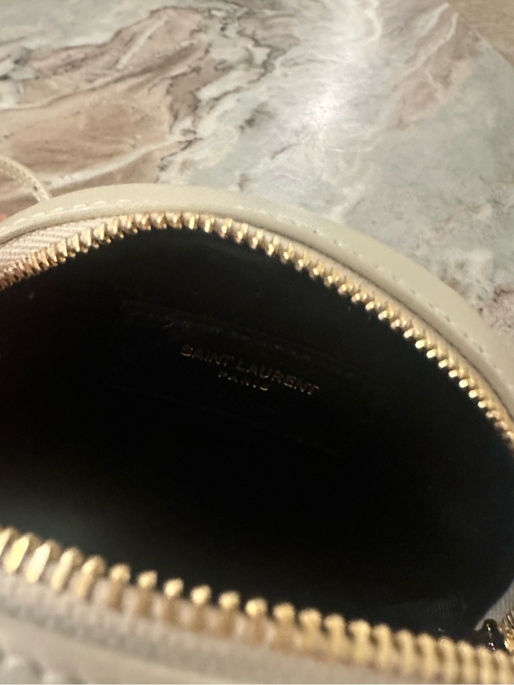 SAINT LAURENT Matelasse Chevron Quilted Baby Round Crossbody Bag - Picture 5 of 5